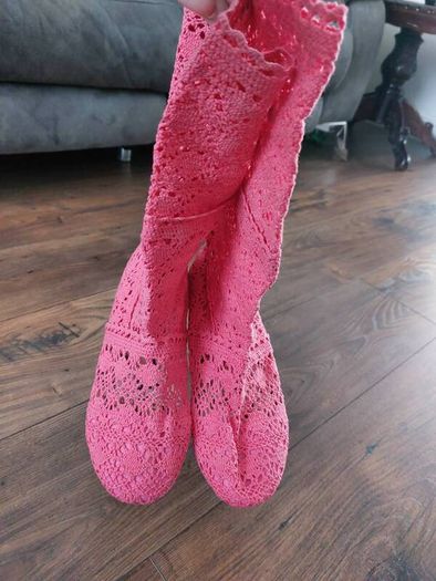 Pink crochet boots- uk7