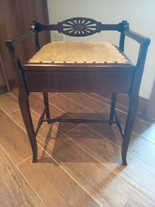 Piano stool
