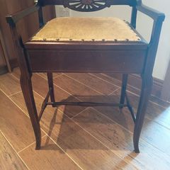 Piano stool