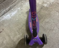 Maxi micro scooter with lights
