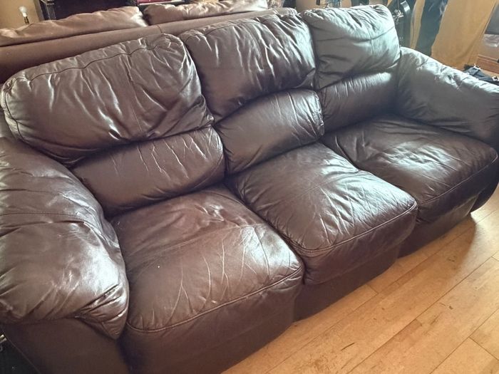 2 & 3 Seater Leather Sofas