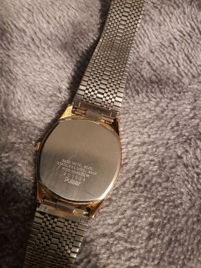 pulsar,thin watch,need battery