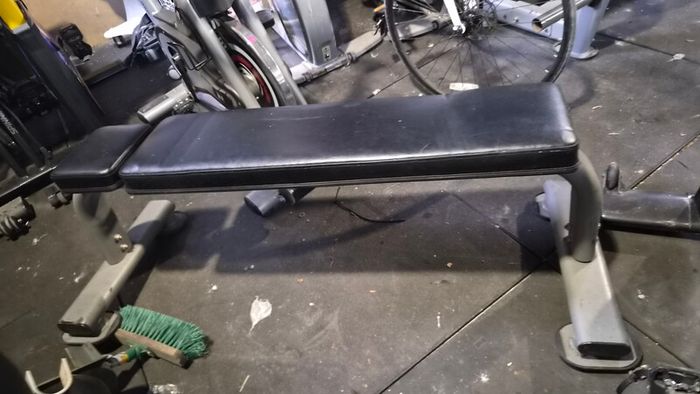 gym flat bench