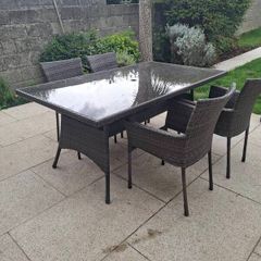 Garden table and 4 chairs to