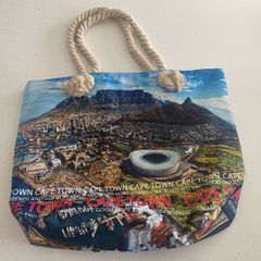 Beach tote bag with zipper