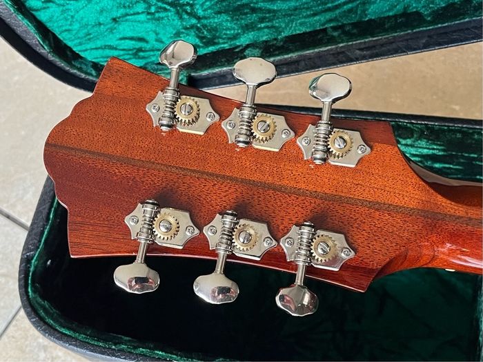 Guild D40 traditional 2018