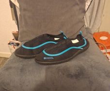 Aqua Shoes Size: 7 UK