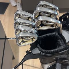 Taylormade R7 Irons and Taylormade stand Bag