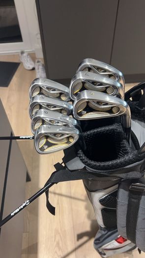 Taylormade R7 Irons and Taylormade stand Bag