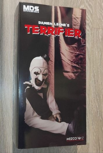 Mezco Art the Clown 18 inch Deluxe Figure