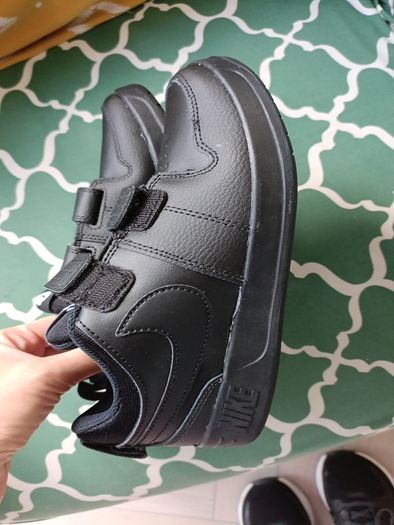 New Nike Velcro trainer UK 2.5