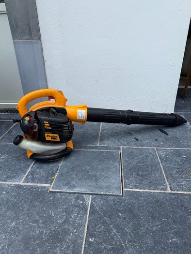 Poulan Pro Petrol Leaf Blower