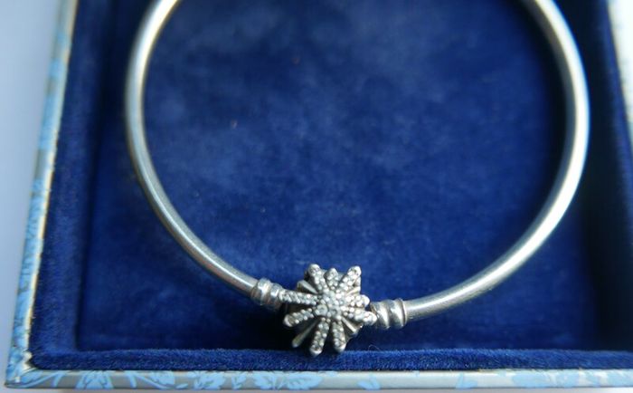 Genuine Pandora Sterling Silver 925  Limited Edition Firework Snowflake Christmas Bangle 10,8g