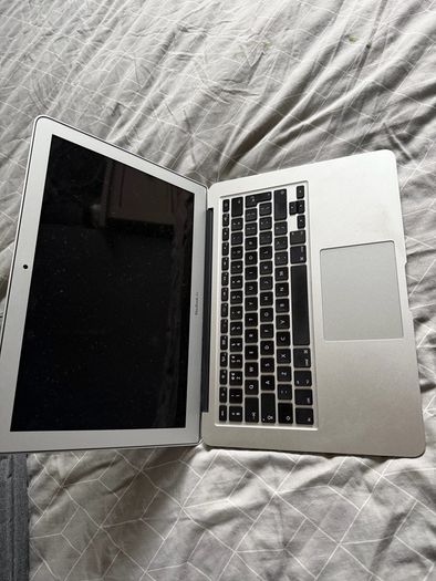 MacBook Air i5
