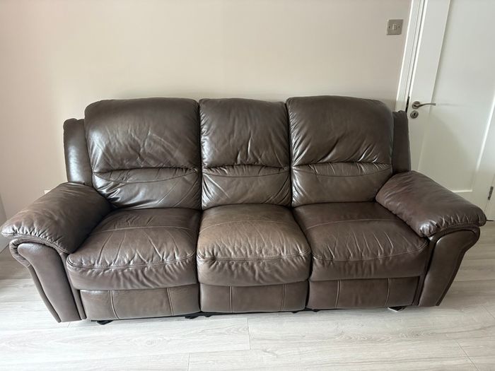 Brown leather suite