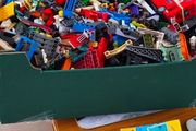 box of lego about 4.5 kg.
