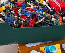 box of lego about 4.5 kg.