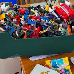 box of lego about 4.5 kg.