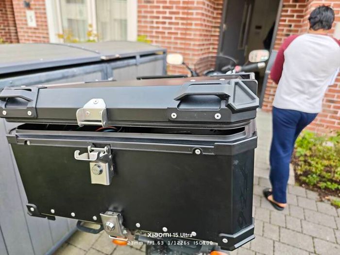 65 liter motorbike top box