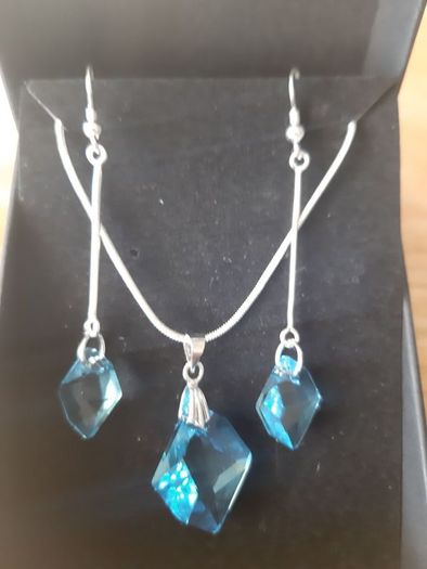 Swarovski Crystal Elements Pendant and Earrings