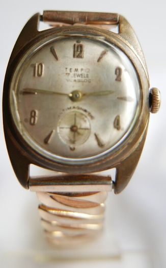 Vintage Tempo Watch 17 Jewels Incabloc Swiss made Manual Watch (works well and keeps time)