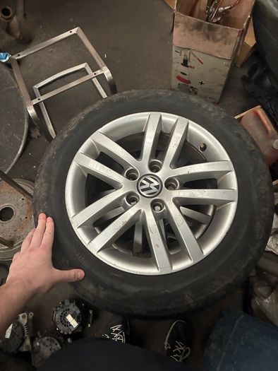 Golf 16 inch alloys