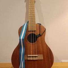Ukulele Tenor, 26 Inches -  Accessories Included ! Bag, Strap, Picks Postage Available