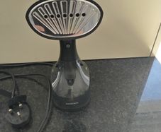 Hand held steamer