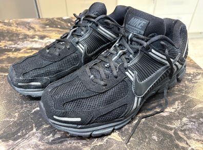 Nike Zoom Vomero 5 UK10 EUR45