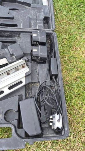 1st fix nail gun