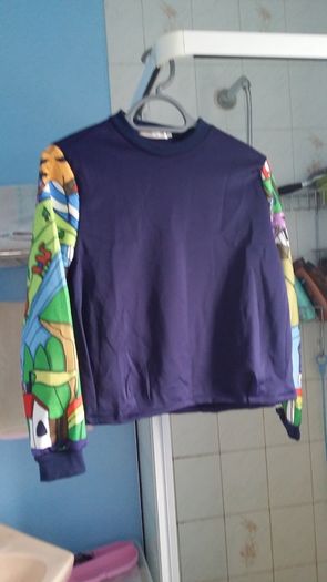 Colorful cartoon sleeves with navy color