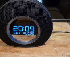 Jbl bluetooth speaker, fm radio, alarm clock