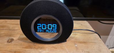 Jbl bluetooth speaker, fm radio, alarm clock