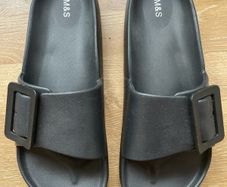 Ladies M&S Flip Flops Size 5