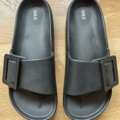 Ladies M&S Flip Flops Size 5