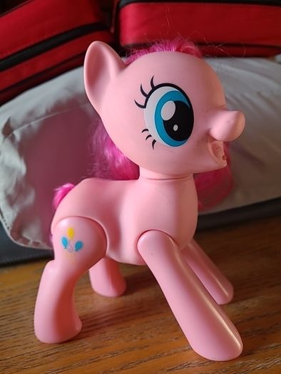 Oh My Giggles Pinkie Pie MY LITTLE PONY interactive Toy 92181A
