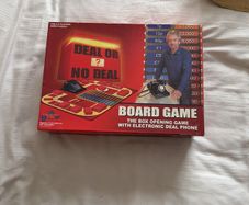 Deal or No Deal Board Game with Electronic Deal Phone Drumond Park Complete