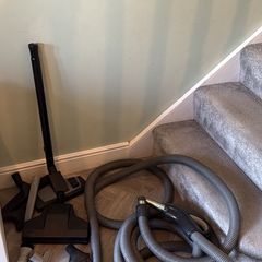 Ducted vacuum hose plus nozzle and combi brush