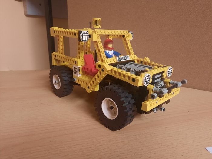 Vintage Lego Technic 8850 Rally Support Truck