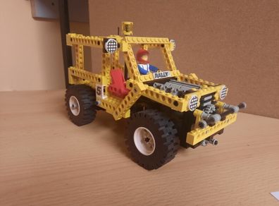 Vintage Lego Technic 8850 Rally Support Truck