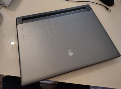 Alienware m18 R1 18" Gaming Laptop