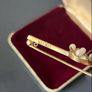 Gold brooch with pearls Image 3