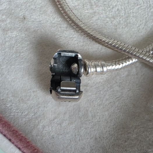 Pandora bracelet barrel clasp size 19cm very good condition hallmarked