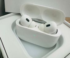 Brand New sealed in Box Wireless Bluetooth Ear Buds