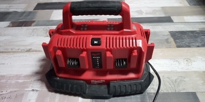 Milwaukee muti-bay charger