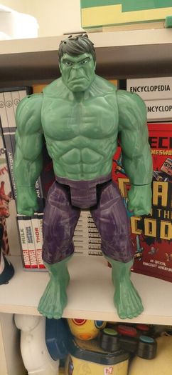 Marvel avengers book set and figure