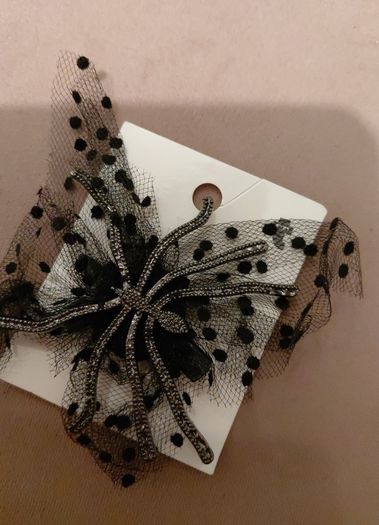 girls fancy dress spider hairclip