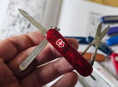 Victorinox Swiss Signature Lite 58mm Swiss Army Knife Keychain tool Collectable