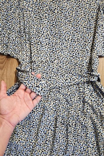 Longsleeve midi dress with belt - H&M - Blue, white, yellow, black Pattern - Size small