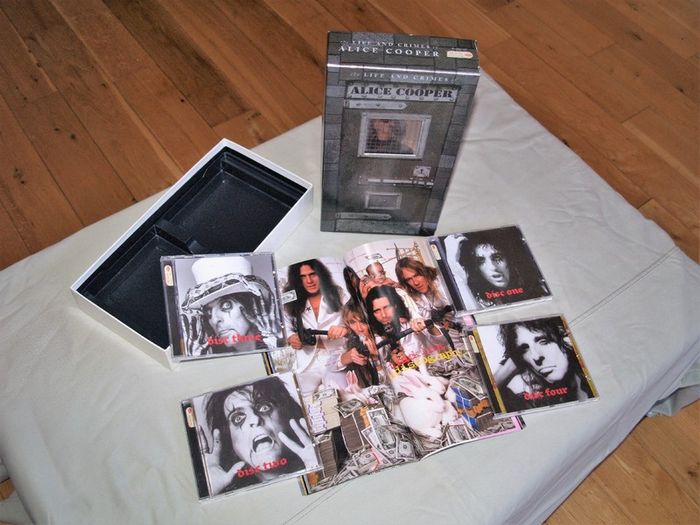 The Life and Crimes of Alice Cooper.4 CD's.N.Mint.Collectors box set